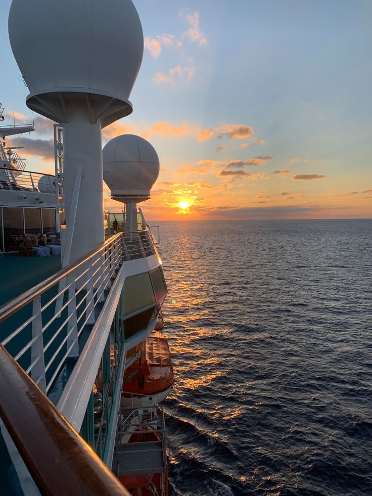 Cordelia Cruises Sunrise
